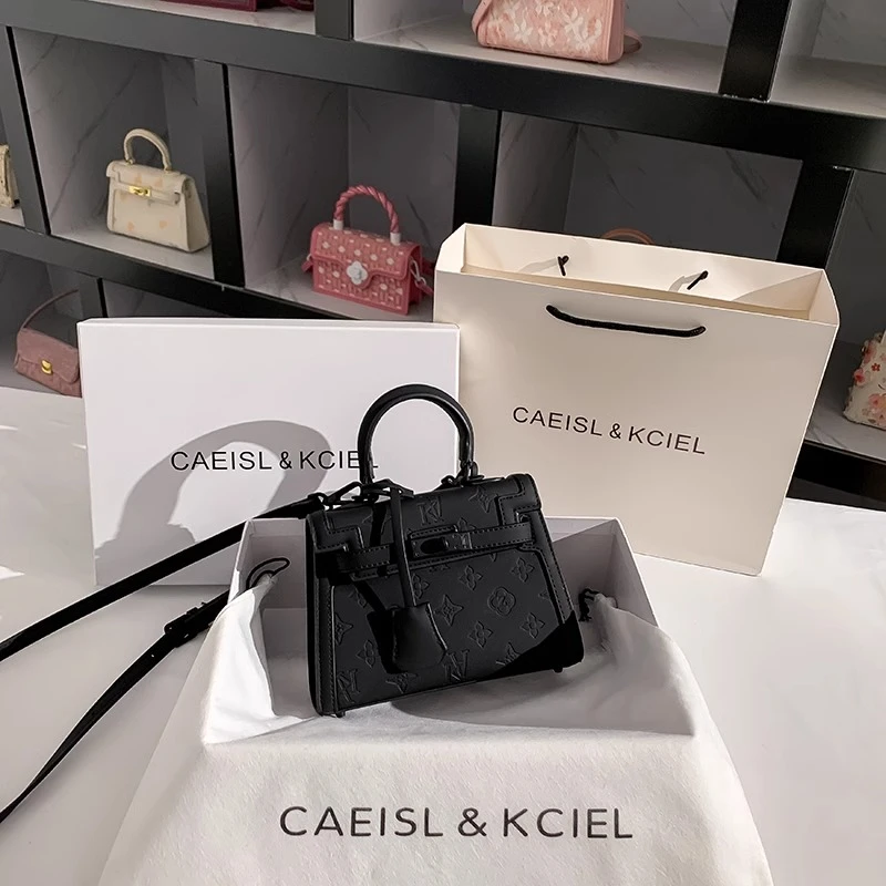 CAEISL&KCIEL小众高级感磨砂黑压花凯莉包2025新款单肩斜挎手提包