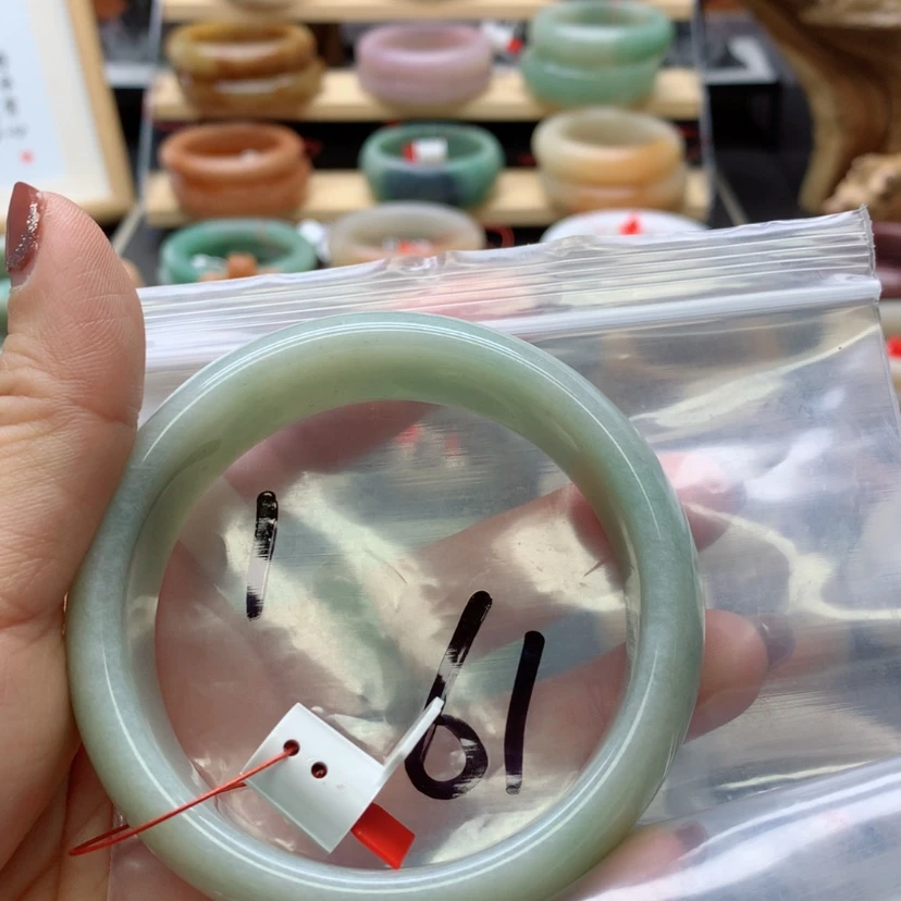 【闪购商品】石英质玉手镯未镶嵌