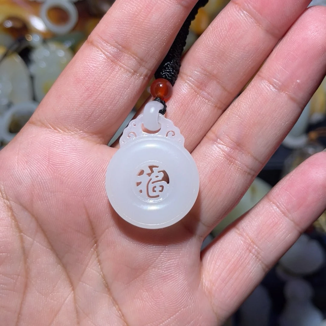 和田玉颈饰未镶嵌