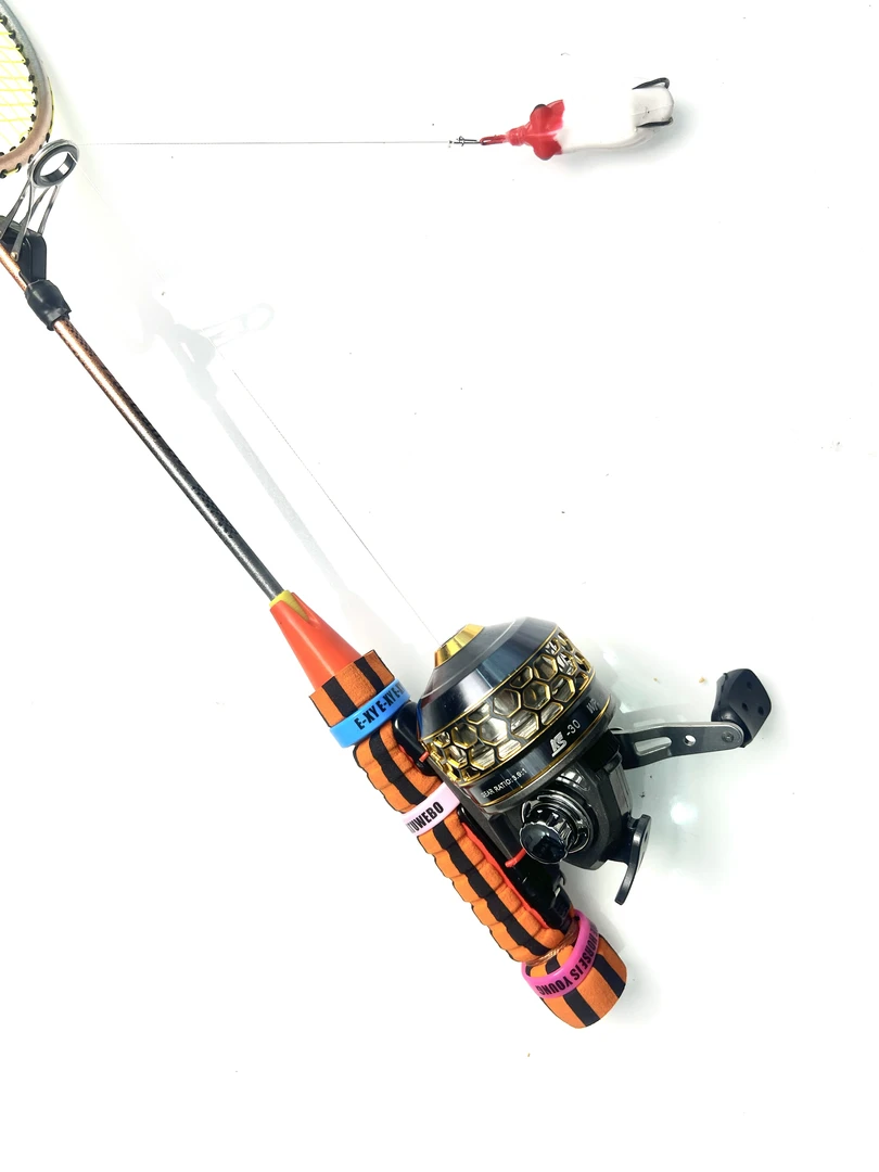 拍射路亚纺车瓶，打黑雷蛙路亚饵弹射垂钓