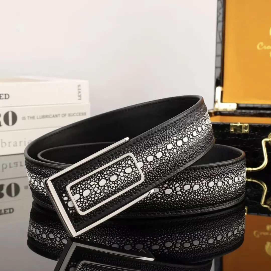 新款珍珠鱼纹不锈钢头层牛皮腰带平滑扣潮流皮带时尚裤带男