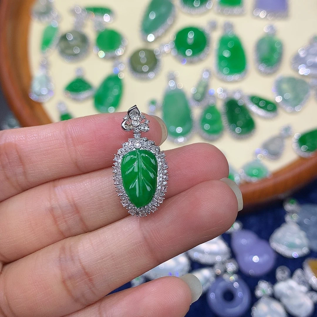 翡翠吊坠(不含链)18K金镶嵌