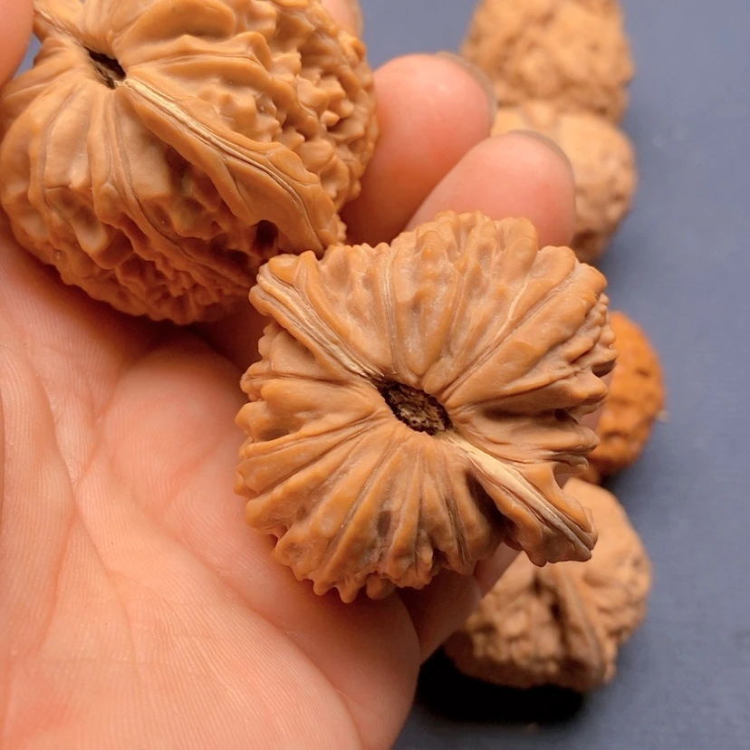 【闪购商品】文玩核桃吊坠快***天
