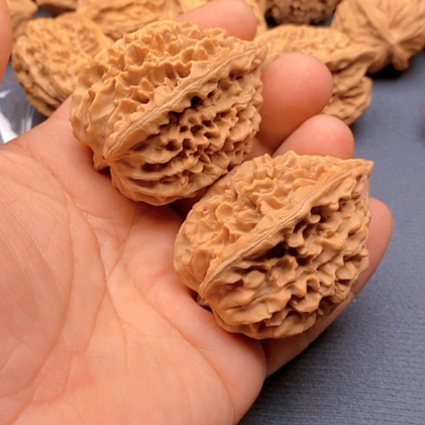 【闪购商品】文玩核桃吊坠快***?