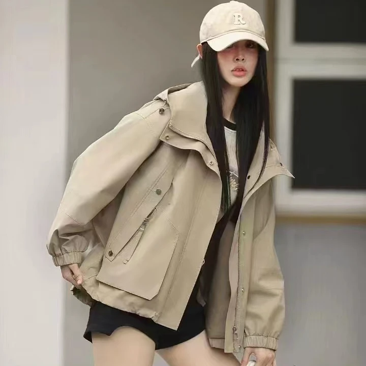 8100 风衣时尚短款2024冬季新款流行韩版宽松大码 百搭短外套连帽