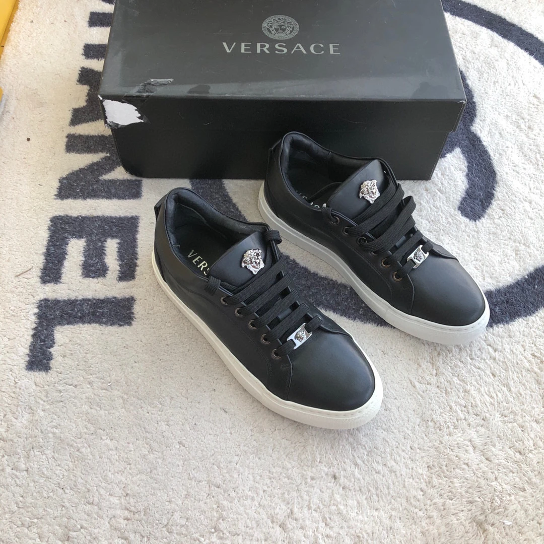 全新未使用 Versace/范思哲 黑色全皮系带休闲鞋