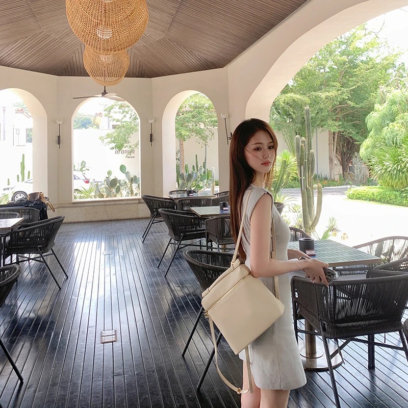 Juicecola 2024夏季新款洋气减龄高级感收腰裙圆领无袖背心连衣裙