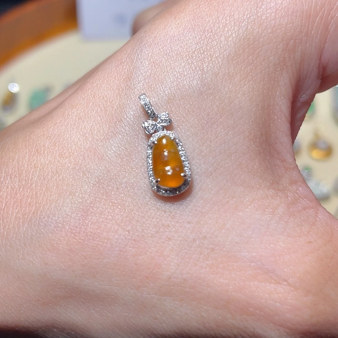 翡翠吊坠(不含链)18K金镶嵌吊坠