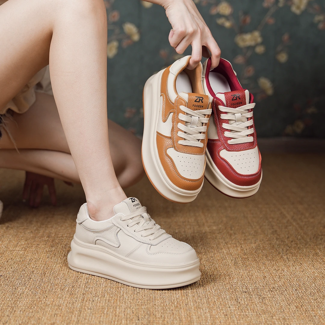 真皮百搭软底女款2024新款网红圆头厚底休闲复古鞋女23703