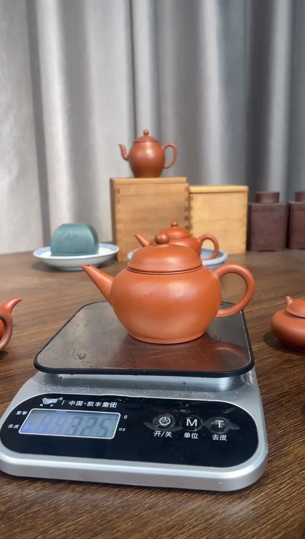 【闪购商品】紫砂茶壶厂期红泥盔帽160cc