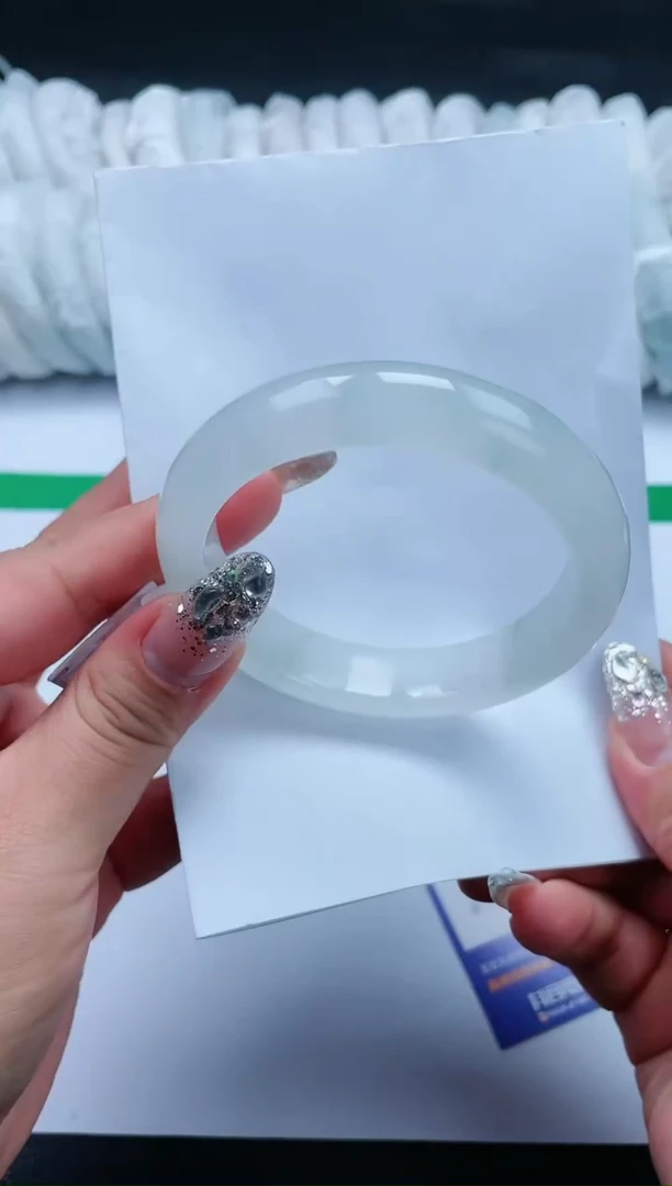 【闪购商品】石英质玉手镯未镶嵌434