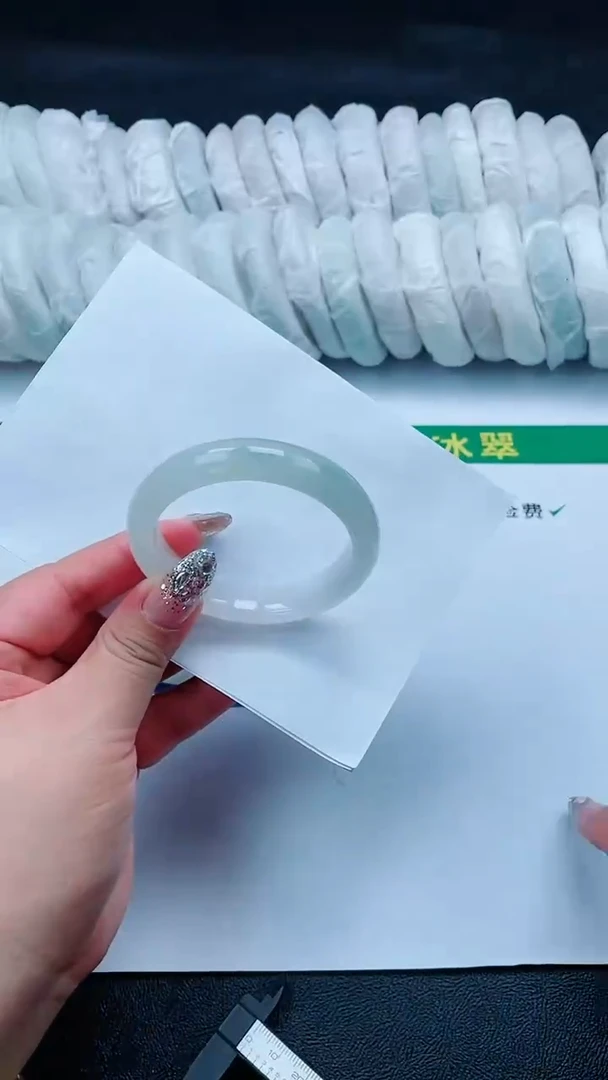 【闪购商品】石英质玉手镯未镶嵌462