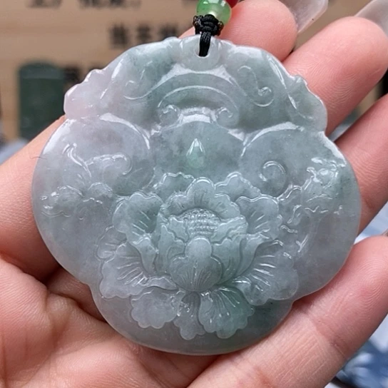 翡翠颈饰未镶嵌花开富贵