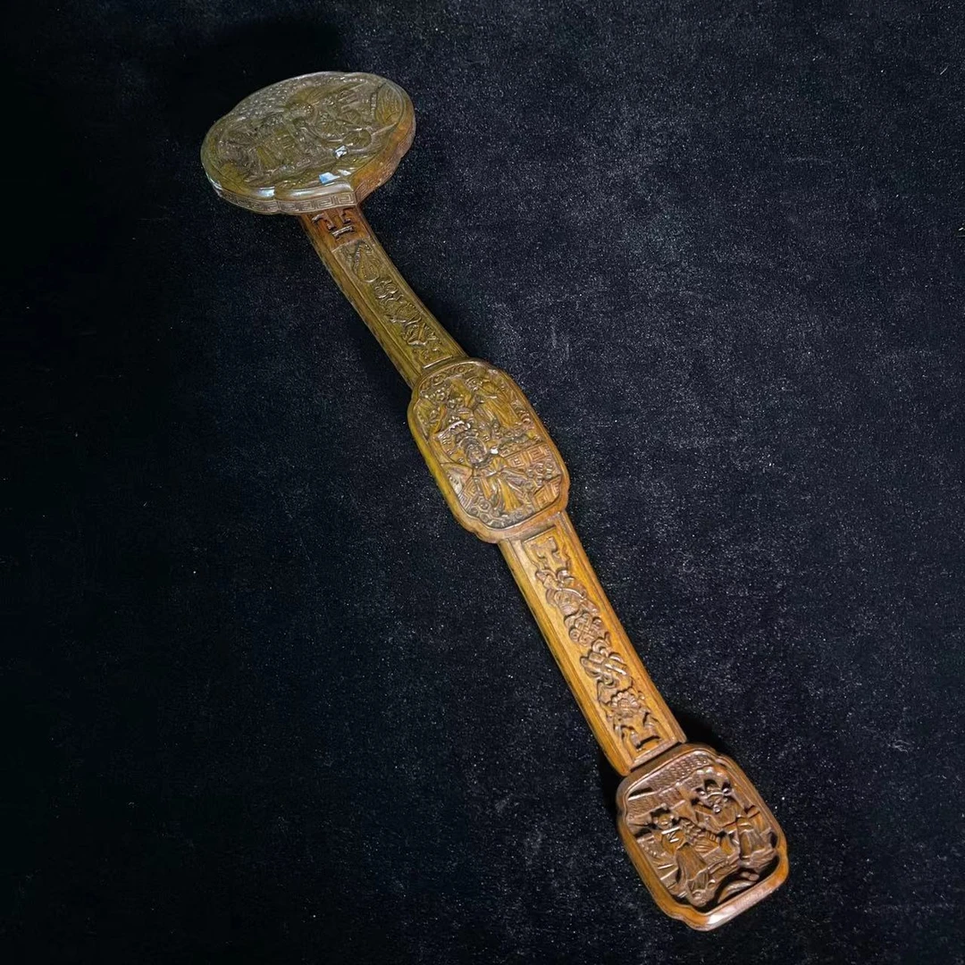 lot44:老 楠木雕八仙如意(l:48cm)