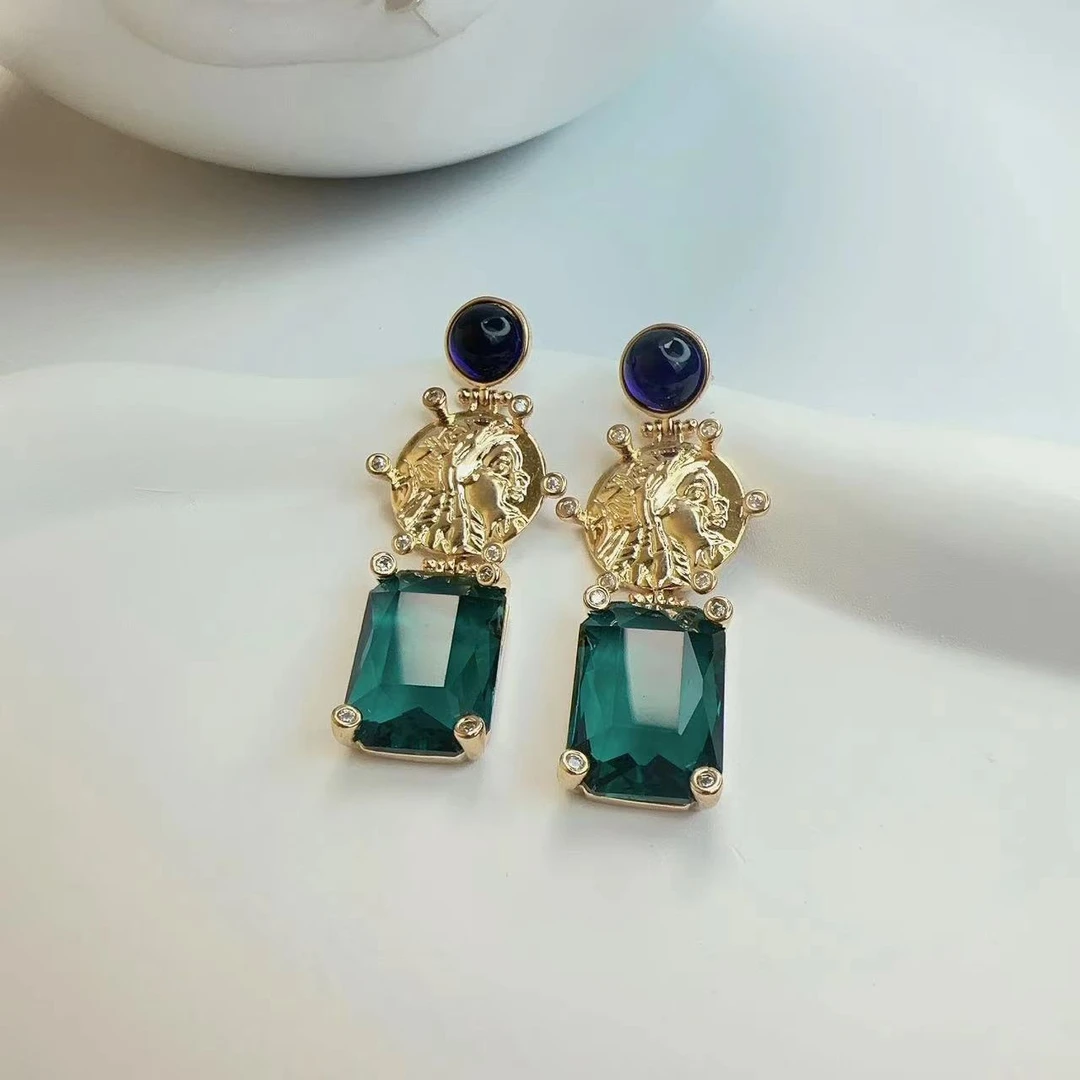 铜合金耳饰 买三送一  气质轻奢时尚复古百搭宫廷风耳钉耳坠