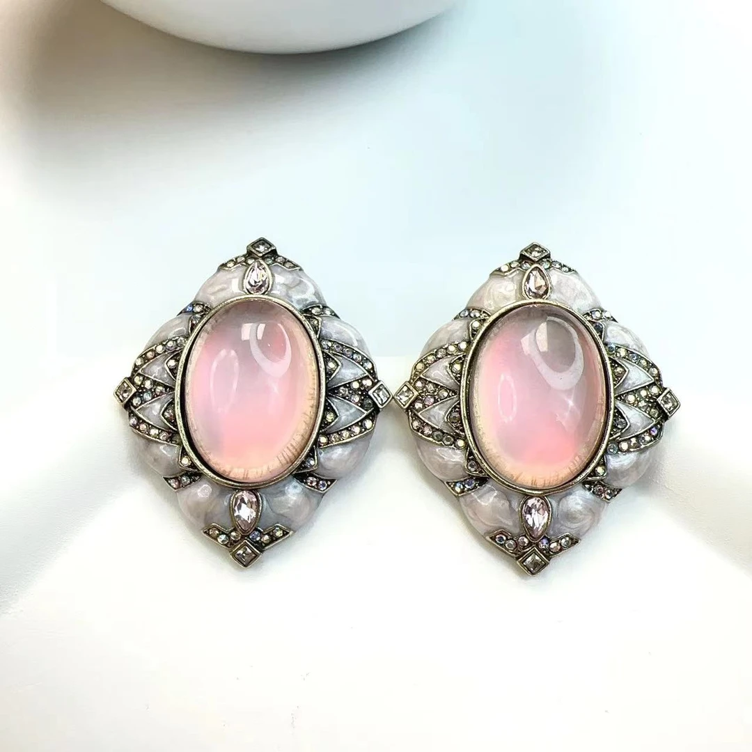 铜合金耳饰 买三送一 1167气质轻奢时尚复古百搭粉色精致耳钉