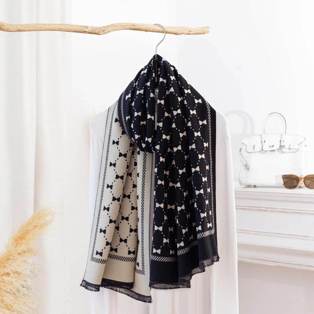 达芬奇密码新款小蝴蝶结高档时尚百搭双面围巾披肩保暖外搭