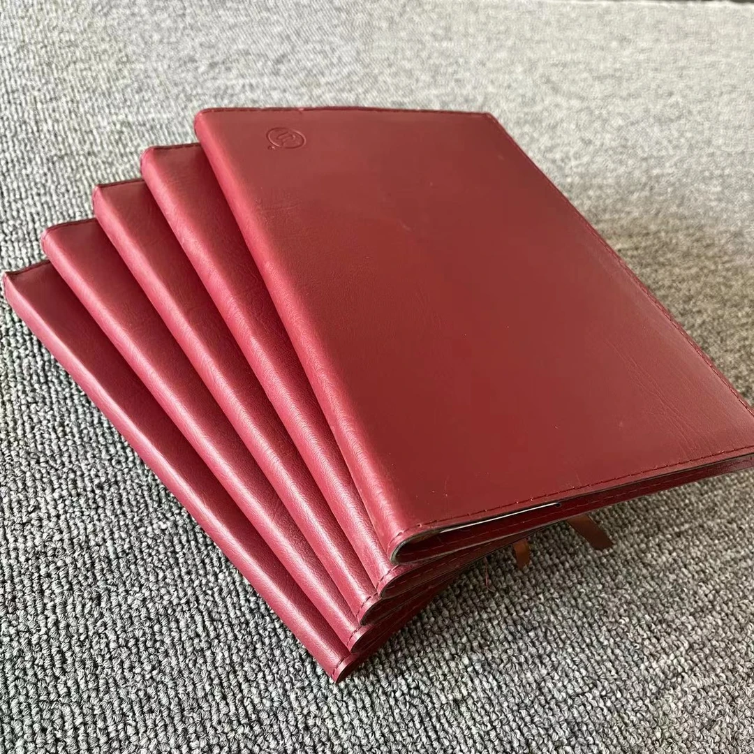 红色皮面笔记本 5本
