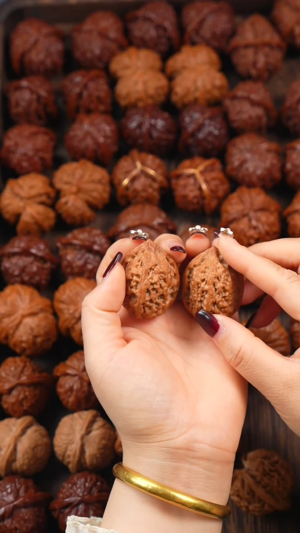 【闪购商品】桃核把件杜姐沈鸡35