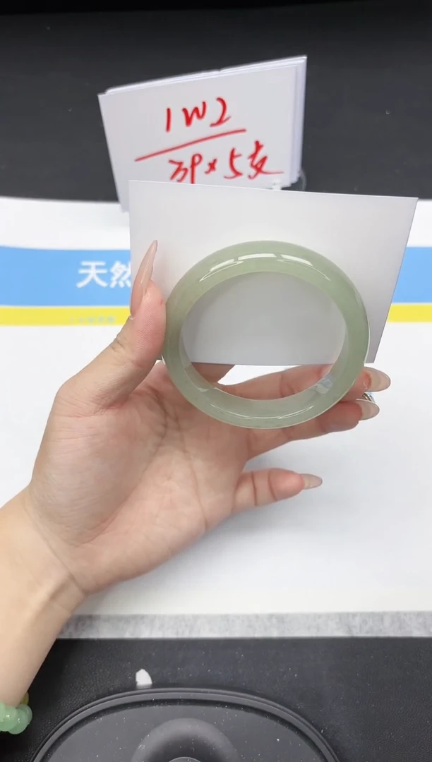 【闪购商品】石英质玉手镯未镶嵌157-56.6