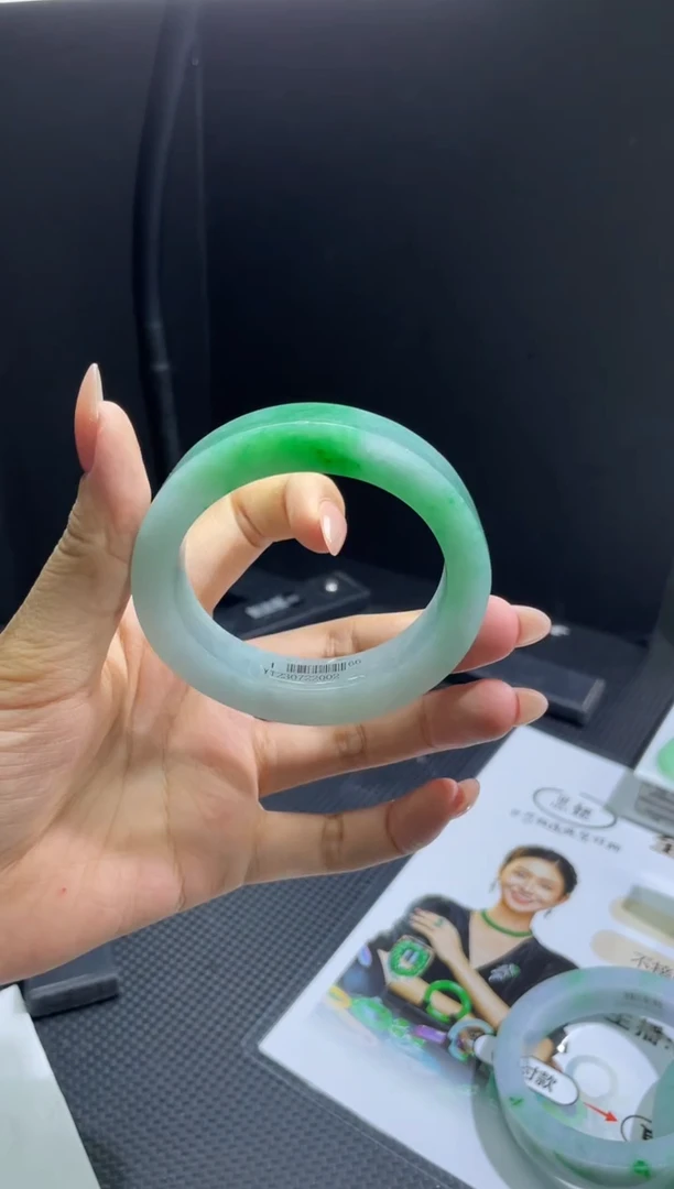 【闪购商品】定制翡翠手镯未镶嵌手镯DDQ/发一件
