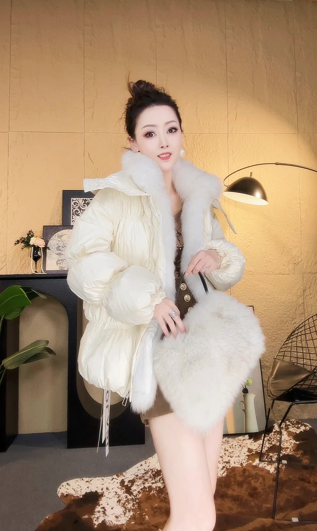 进口白鹅绒羽绒服冬季短款时尚内胆加厚狐狸毛领一体羽绒外套
