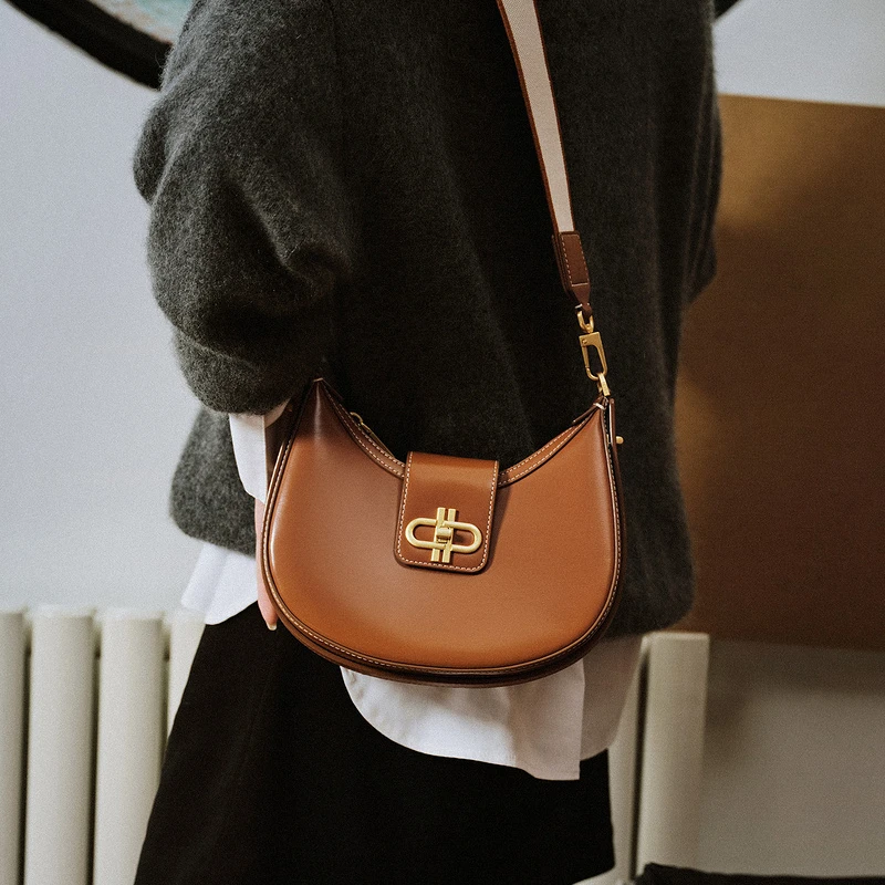 PEDRO腋下包Icon拼接材质HOBO新月包双肩带斜挎PW2-36610008