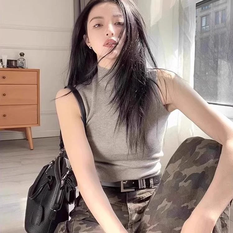 高级感灰色半高领针织背心女秋冬季气质内搭修身显瘦坎肩打底上衣