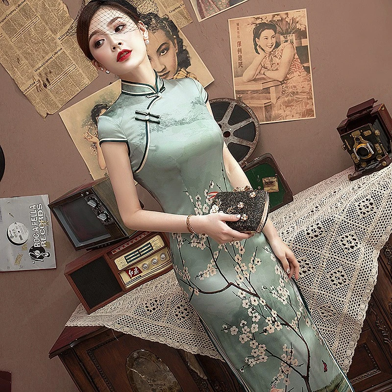 真丝桑蚕丝高档旗袍年轻款浅绿色日常改良版旗袍连衣裙2025新款夏
