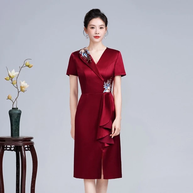 夏季女士连衣气质显瘦酒红色喜婆婆婚宴服裙短袖v领收腰裙子礼服