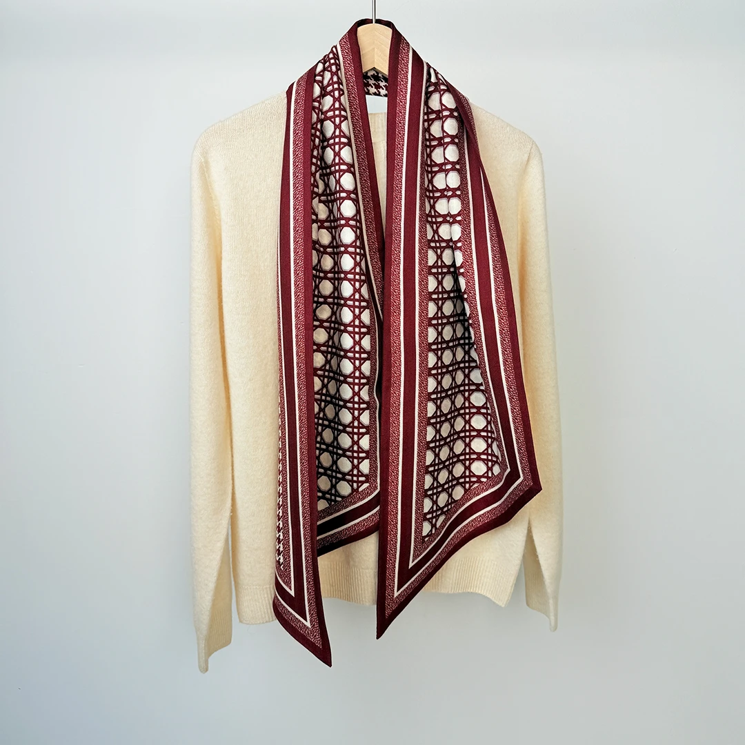 70%羊毛30%桑蚕丝红色围巾女士丝巾减龄百搭144*25cm[买一顶