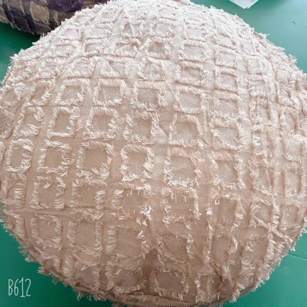 浅焦糖 格子款圆圆大饼毛毛虫棉抱枕直径约60高15cm带芯发一个