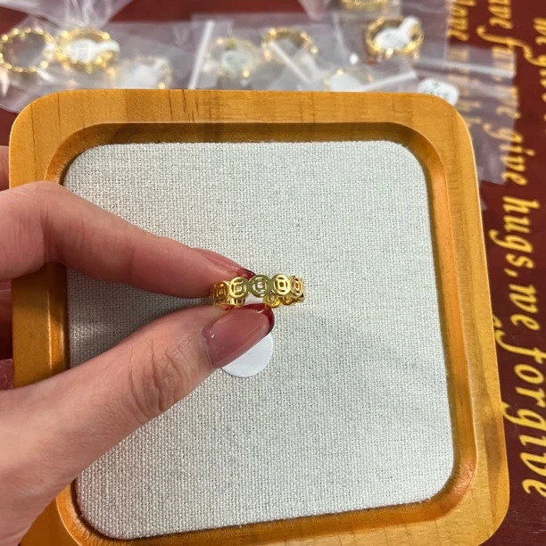 不锈钢戒指 钛钢不掉色细圈戒指简约风叠戴款金色闪闪指环