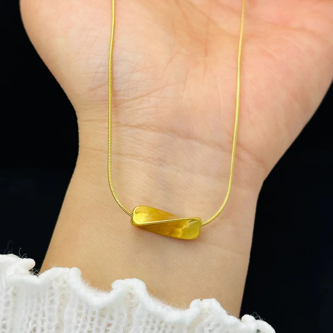 钛钢项链 欧美复古扭管项链女锁骨链新款网红轻奢小众钛钢颈链