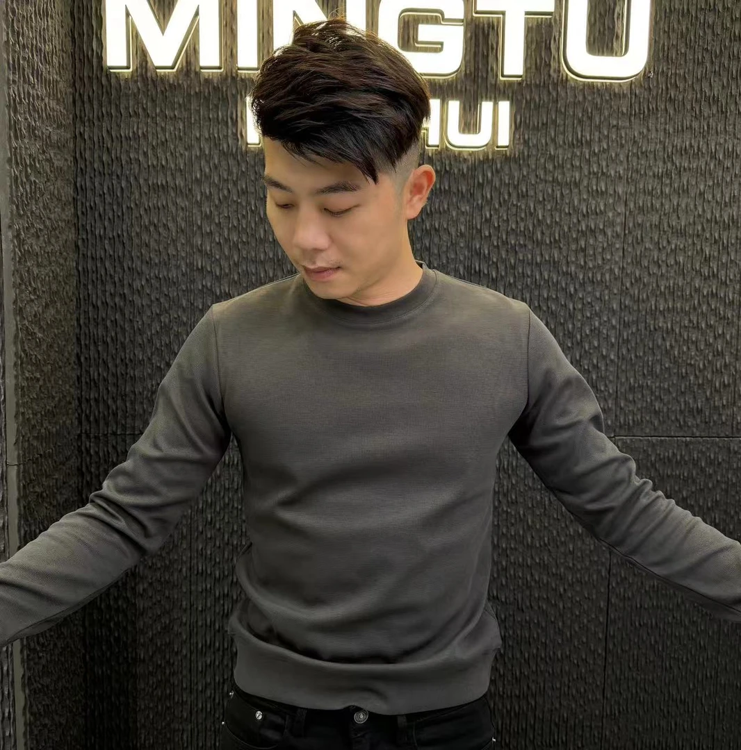 名图服饰2024秋冬新款简约百搭修身男士纯色圆领套头卫衣D555长袖