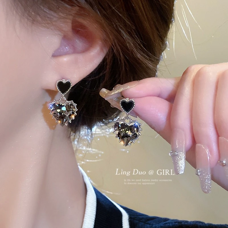 合金耳饰 A01-0134爱心耳环耳坠轻奢小众高级感百搭耳钉独特耳饰