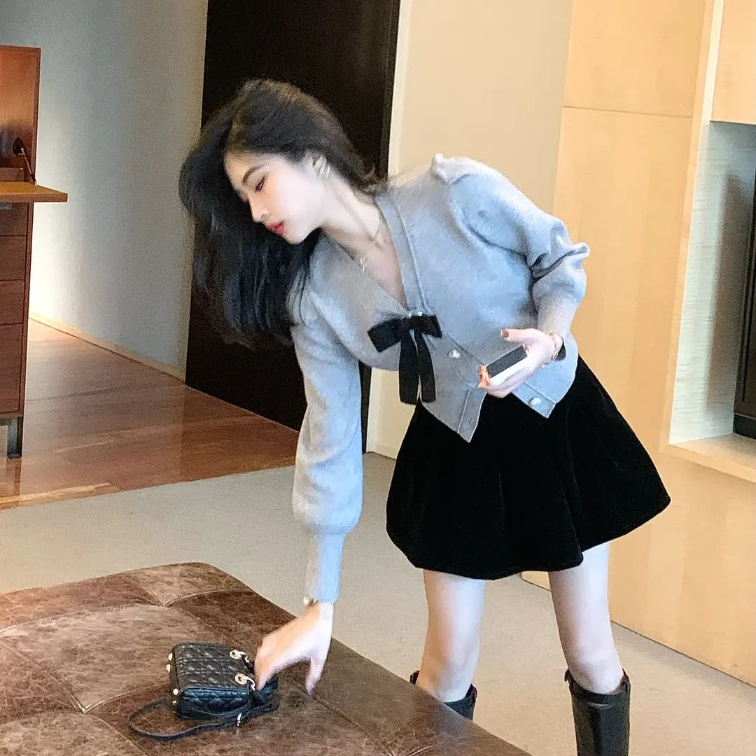 甜心狙击 2025新款减龄时尚百搭设计感蝴蝶结开衫 高腰半身裙显瘦