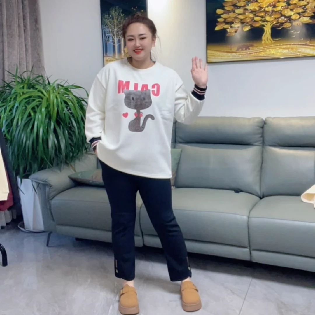 EG大码胖妹妹时尚休闲百搭小猫印图显瘦拼接袖圆领加绒卫衣4250-2