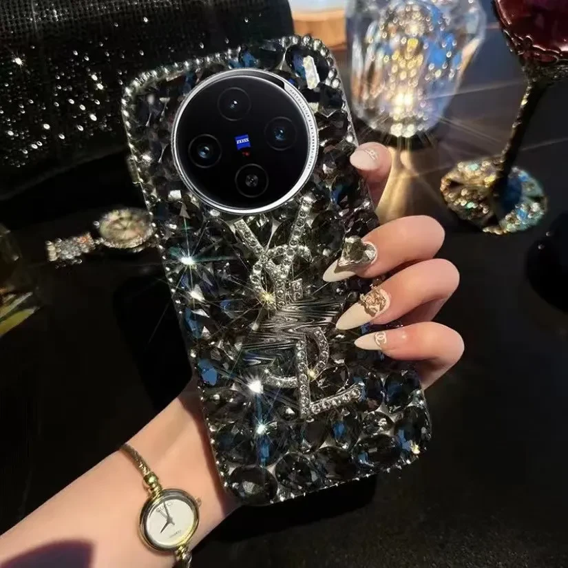 适用VIVOX100新款手机壳牌满钻X100pro全包防摔透明硅胶女5G奢华。