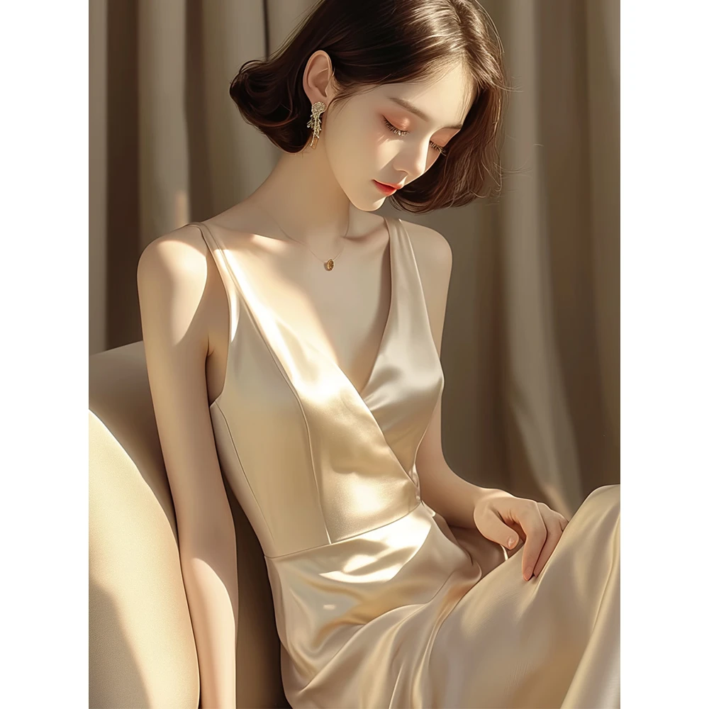 法式v领香槟色缎面吊带连衣裙高端精致无袖宴会礼服长裙夏小香风