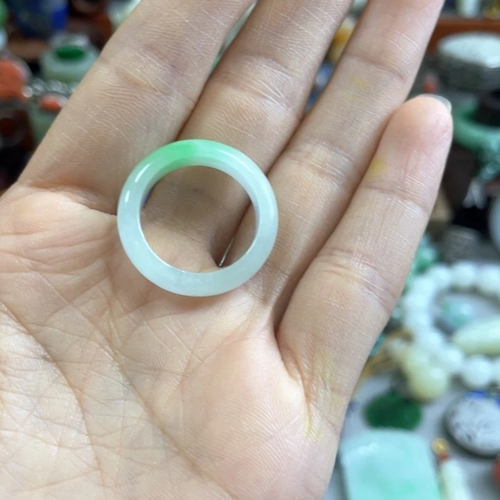 翡翠戒指未镶嵌W****陈