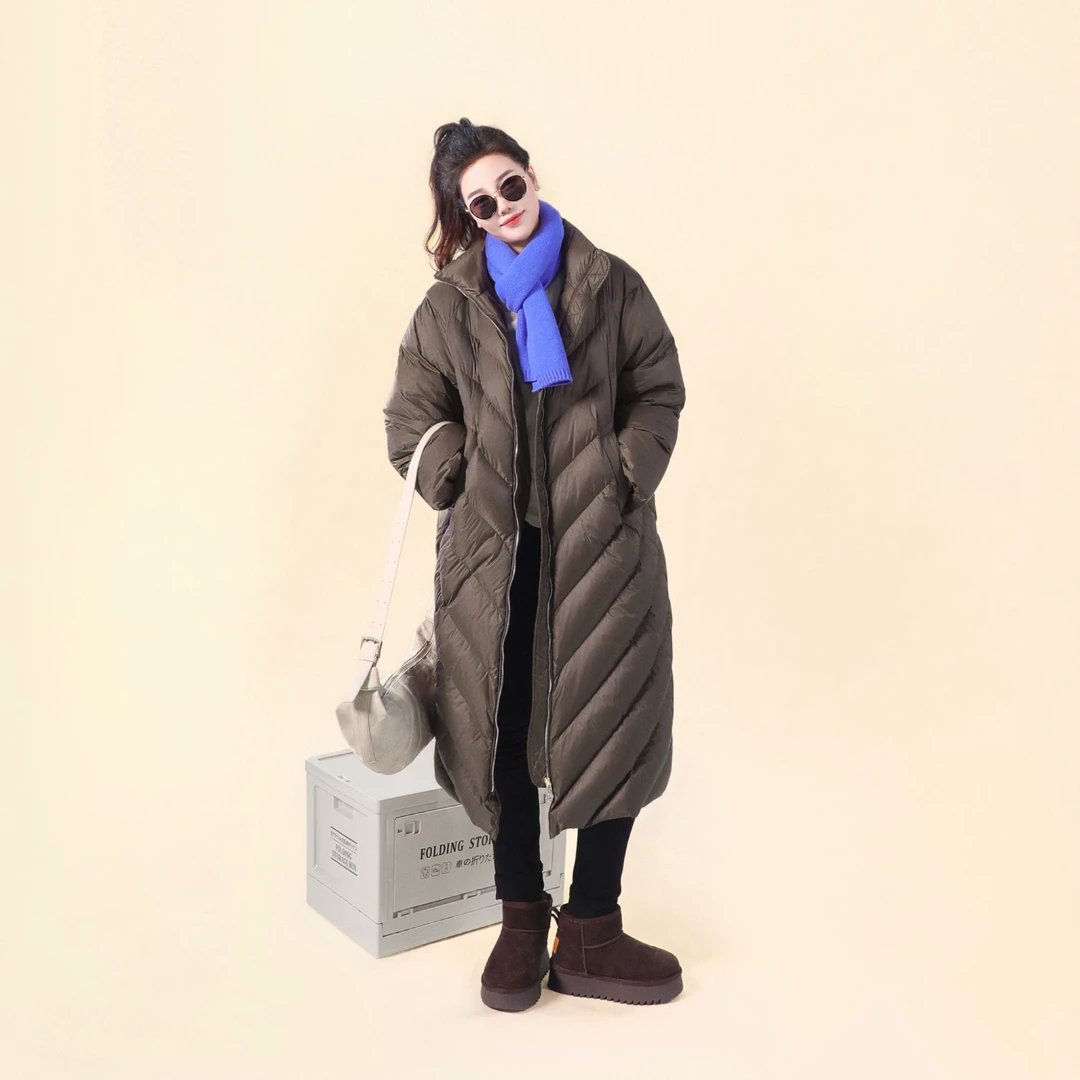 今婷冬季宽松立领廓形保暖斜切显瘦长版羽绒服外套女-JH24401309