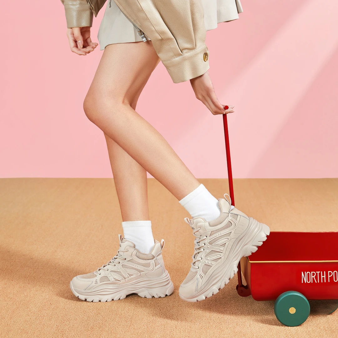 骆驼女鞋2025秋季新款潮流百搭透气运动休闲鞋老爹鞋女L23W577071