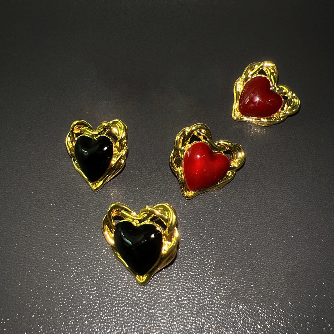 锌合金耳饰 法式复古宫廷百搭气质爱心金属撞色耳钉2023新款耳环