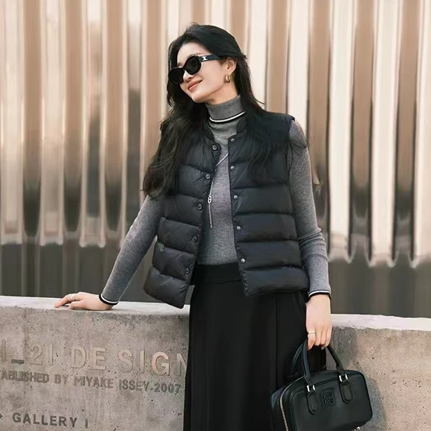 90白鸭绒马甲羽绒服 三色百搭简约防风轻薄 复古打底秋冬休闲百搭