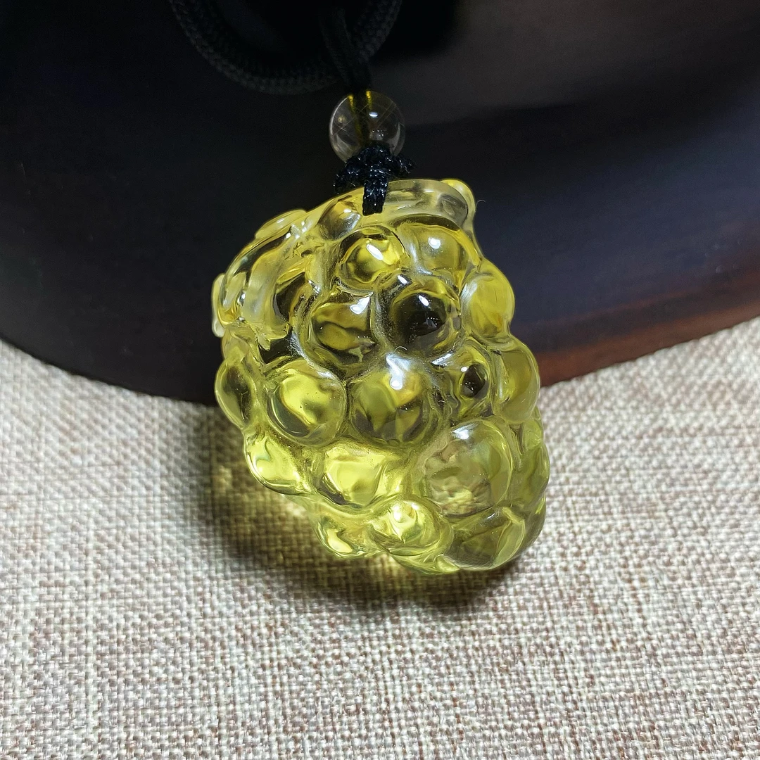 天然水晶黄水晶葡萄吊坠