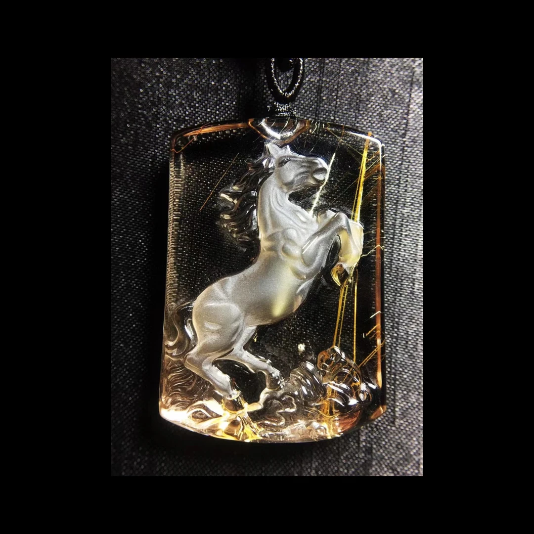 天然巴西金发晶生肖马吊坠