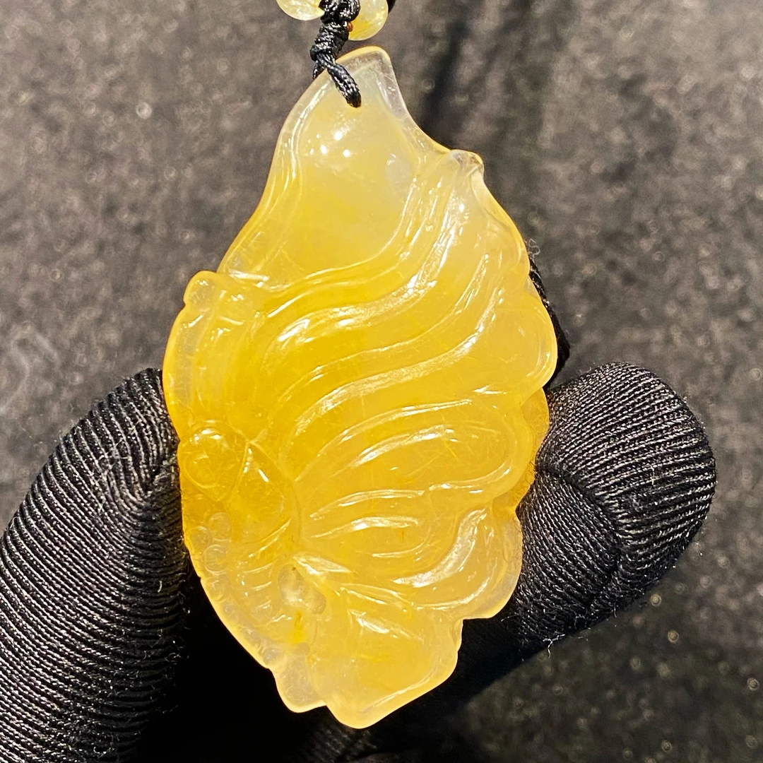 天然水晶黄兔毛水晶蝴蝶吊坠