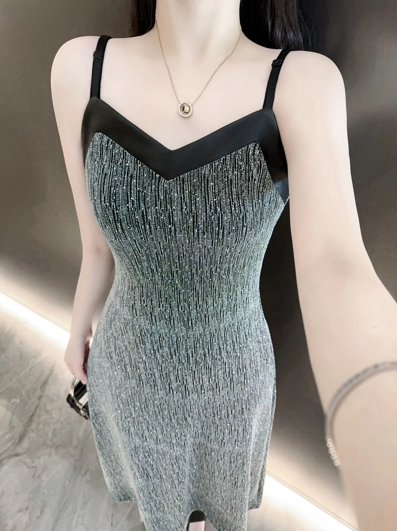 【金银华尔兹】美式小众纯欲性感烫钻显瘦A字版连衣裙可以搭配内搭
