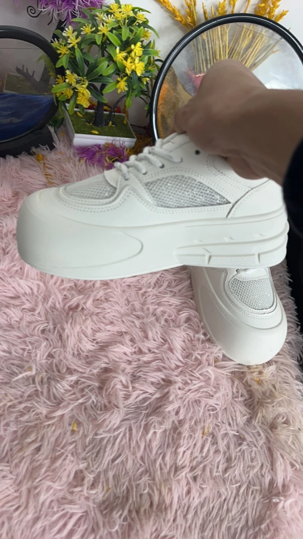 缘缘厚底百搭面包潮流女鞋板鞋2202
